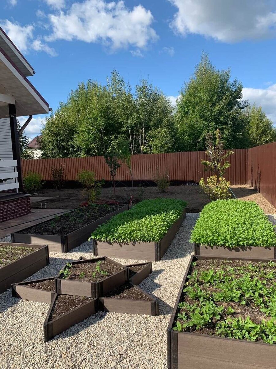 Грядки из ДПК от наших клиентов.