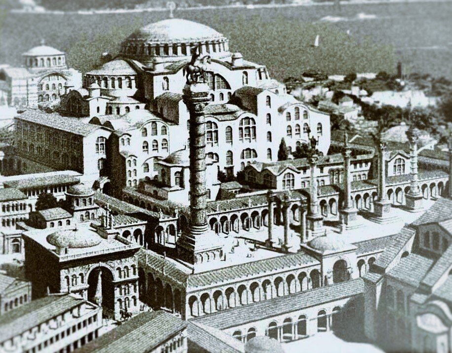 Так выглядел когда-то Софийский Собор в Константинополе до его "перестройки" турками. Вот что написали о соборе послы князя Владимира в 987 году: "И придохомъ же в Греки, и ведоша ны, идеже служать богу своему, и не свемы, на небе есмы были, ли на земли: несть бо на земли такаго вида ли красоты такоя, и не доумеемъ бо сказати; токмо то вемы, яко одъде богъ с человеки пребываветь, и есть служба их паче всехъ странъ. Мы убо не можемъ забыти красоты тоя..." (из Повести временных лет).