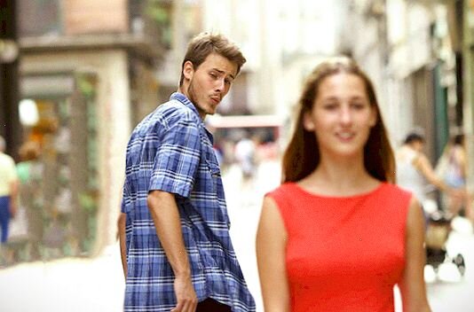 Человек чувствует шестым чувством взгляд
