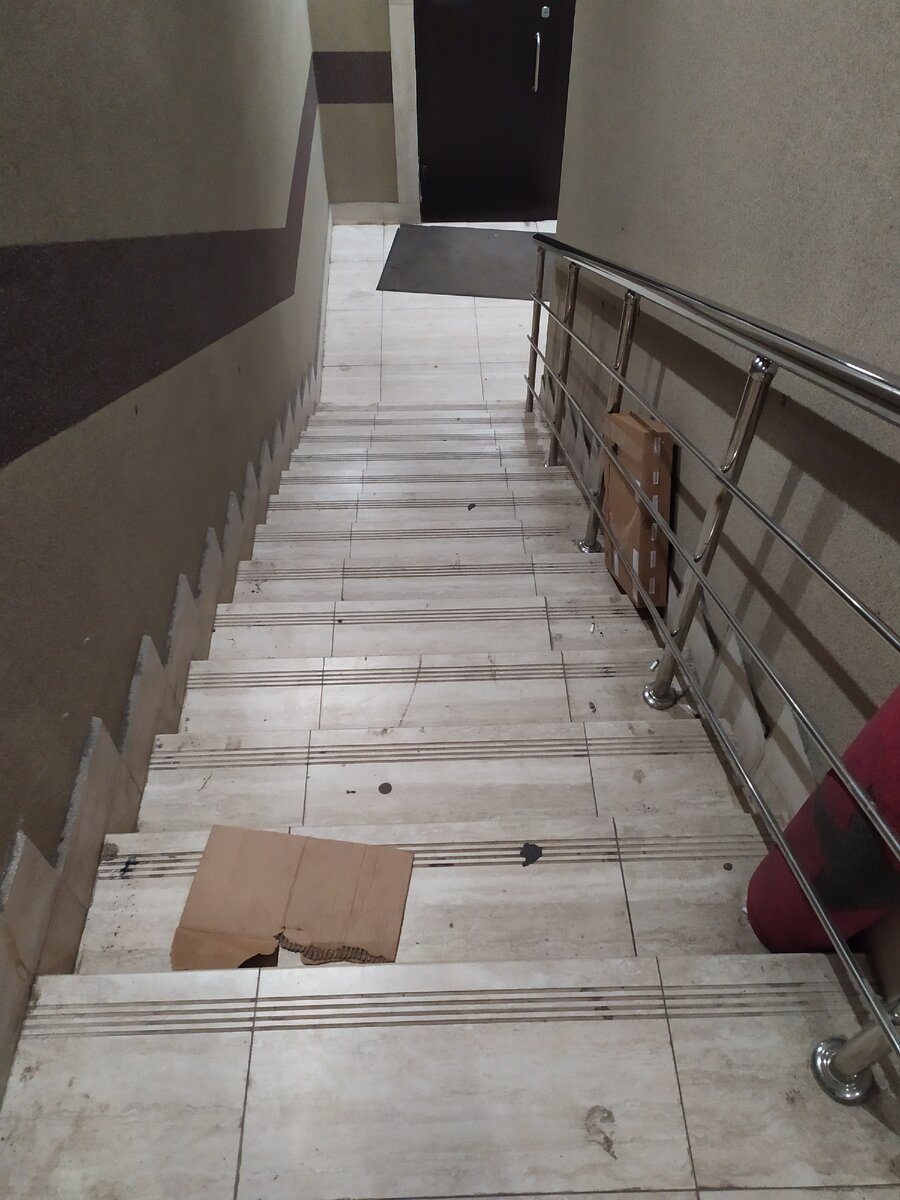 Московский подьезд в центре города. 