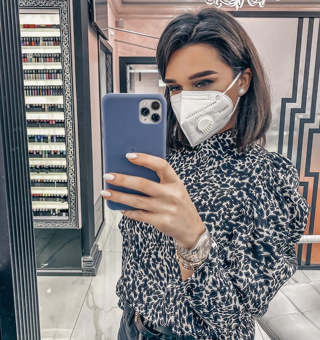 Ксения Бородина в респираторе PM2.5