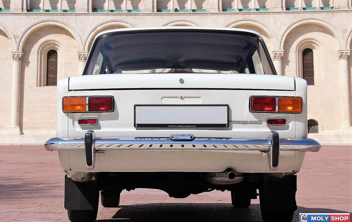 Задние фонари легендарной Копейки ВАЗ 2101. Хромированный бампер с клыками.