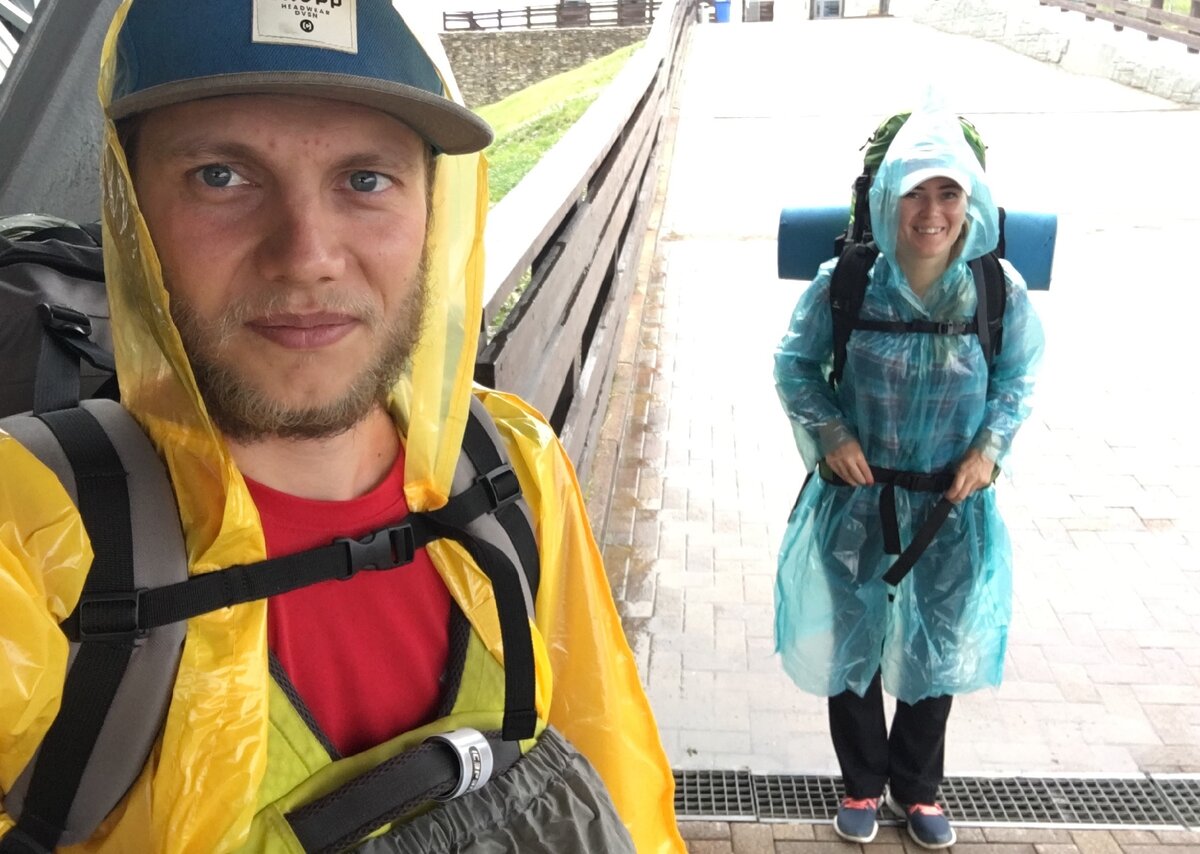 Я еще веселая и в предвкушении похода, думала что будет легко)