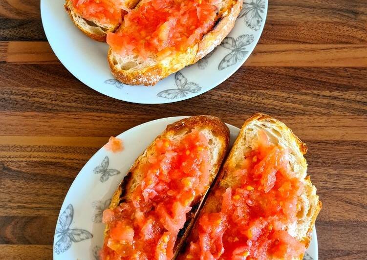 Pan con tumaca  a mi manera