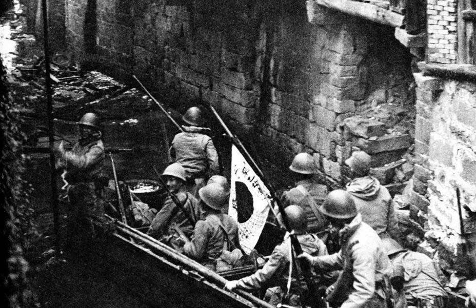 Водный десант японцев.