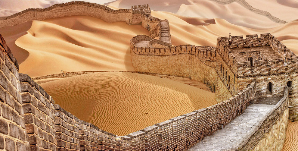 Стена в пустыне Гоби