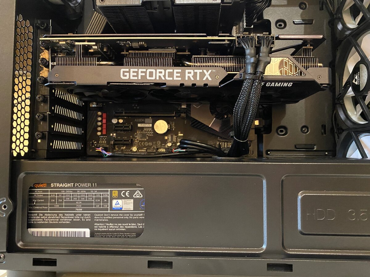 Видеокарта тоже внушительных размеров