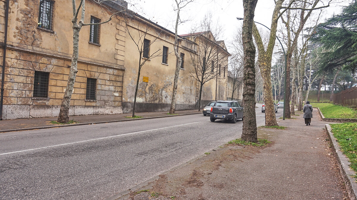 Идём в сторону центра по самой обычной улице