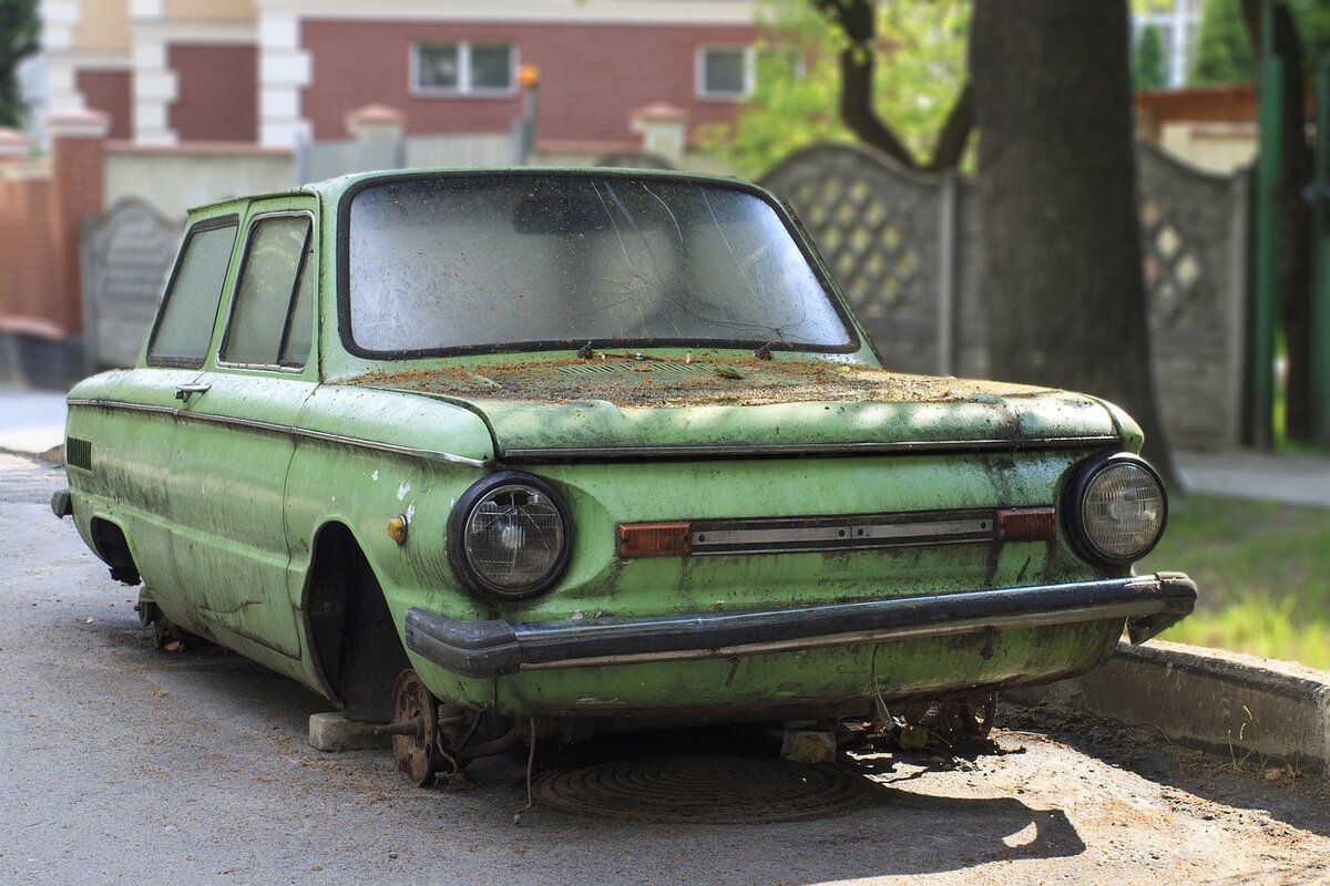 Если старое авто не снято с учета, за него нужно платить налог. Изображение Pavlofox с сайта Pixabay. Используется по лицензии Simplified Pixabay License
