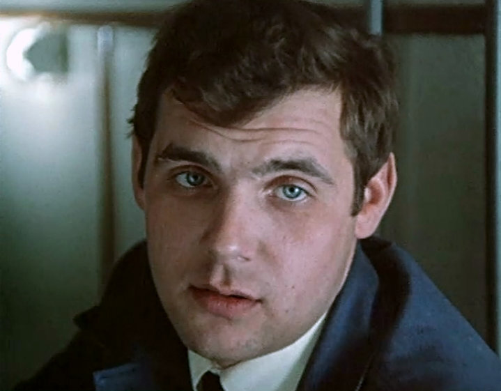 кадр из фильма «Тяжёлая вода»