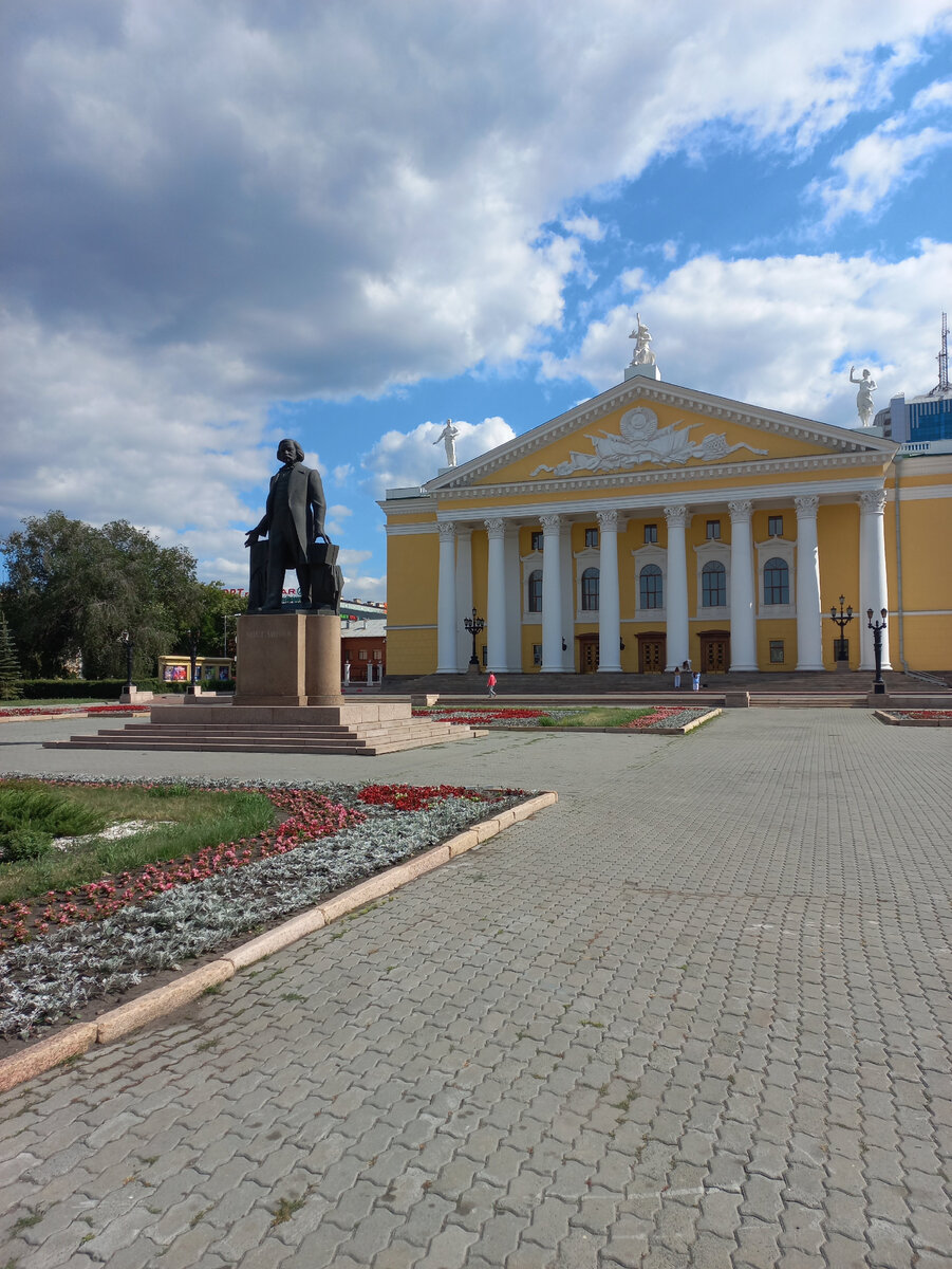 Прогулка по самой красивой и уютной улице Челябинска - 