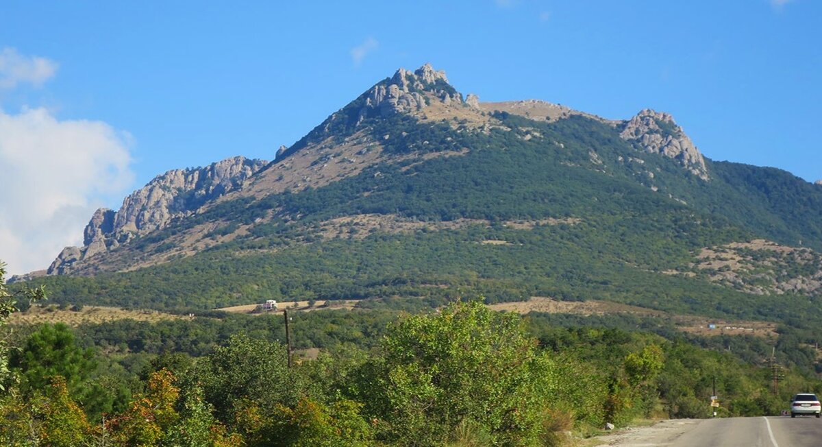 Гора Демерджи (второе название гора Фуна, перевод. Дымящаяся) 