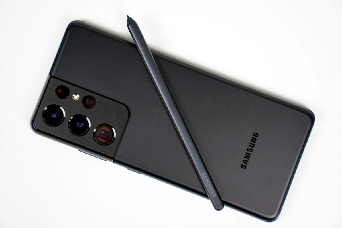смартфон Galaxy S21 Ultra и стилус S Pen