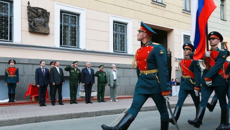 Ленинград. 2016 год. Маннергейм...