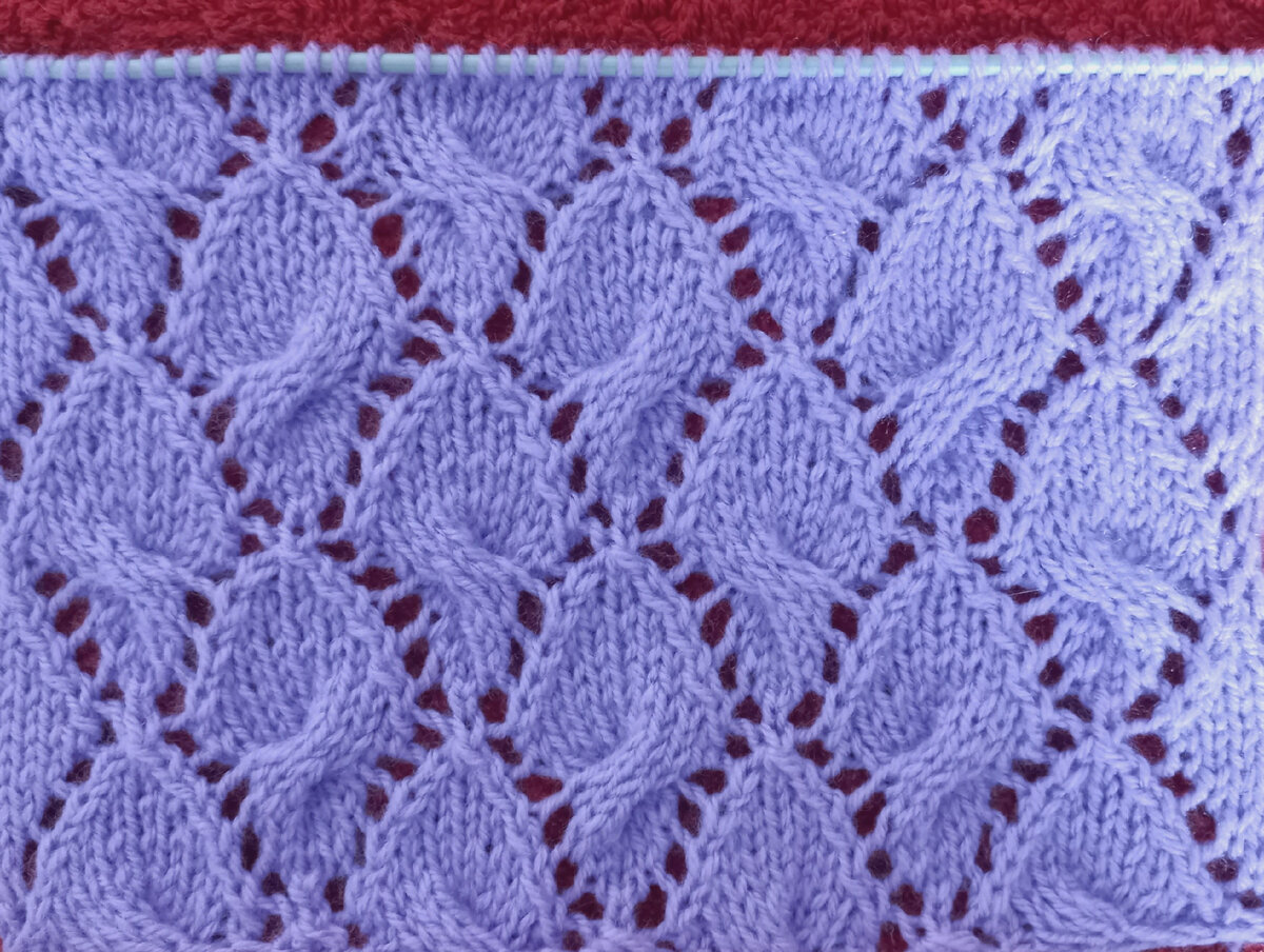 Связанный образец узором "Лепестки"