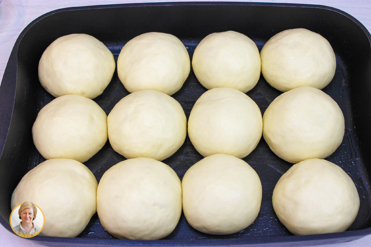 Французская булочка с изюмом бейквиль. Булочка по составу. Булочка по составу. Булочка по составу. Булочка по составу.