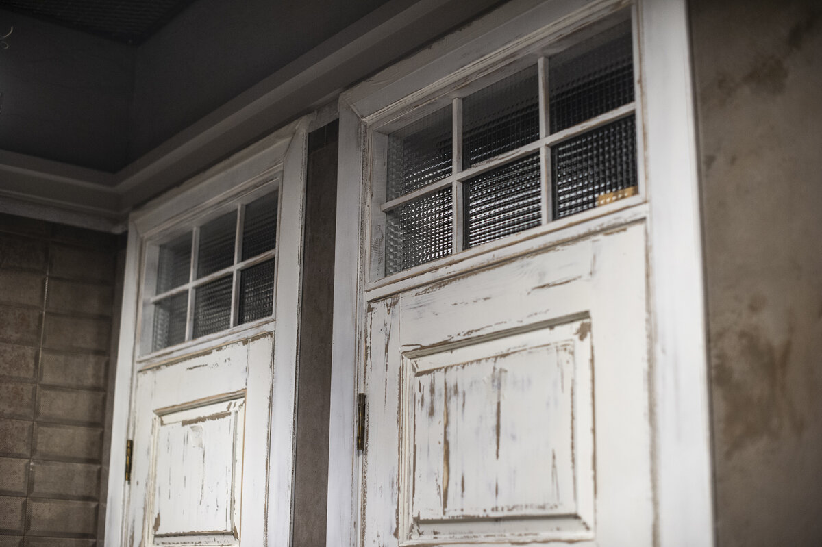 Распашная дверь в стиле лофт