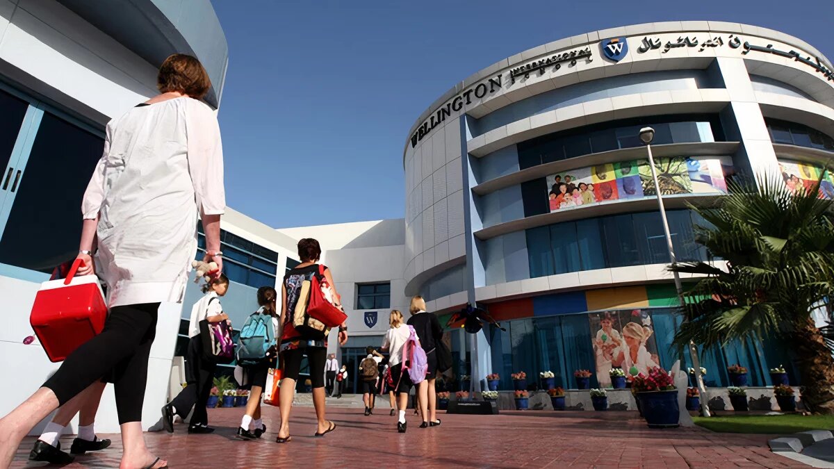 Международная школа в дубае. Gems школа в Дубае. Gems Wellington International School. Начальная школа в Дубае. Gems Wellington Academy al Khail.