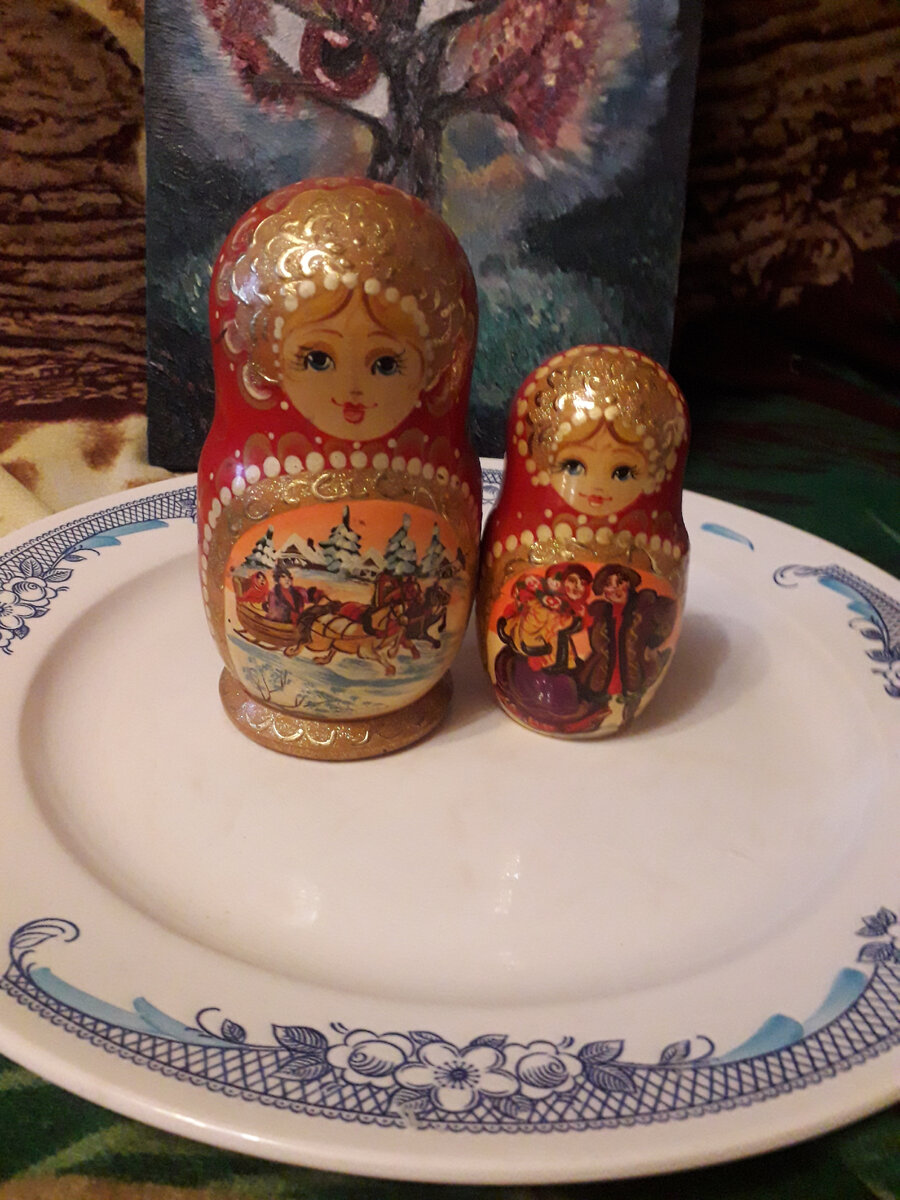 Фото автора. Первые две Матрешки (лицо)