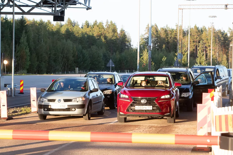 Очередь на погранпереходе Ваалимаа 15.09.2023. Фото: Jarmo Sipilä