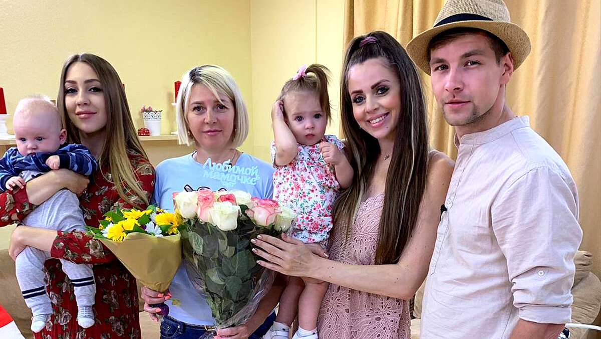 Рапунцели и Дмитренко в Москве, фото: Дмитрий Дмитренко (@dmitry_dmitrenko) 