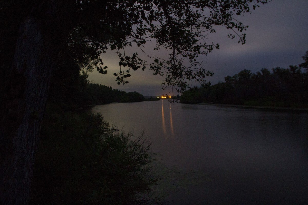 Ночь у реки