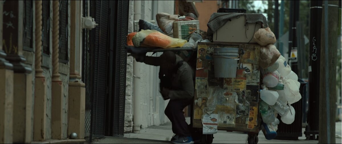              Очень удобная штука, в которой можно жить. Этакий дом на колёсах.