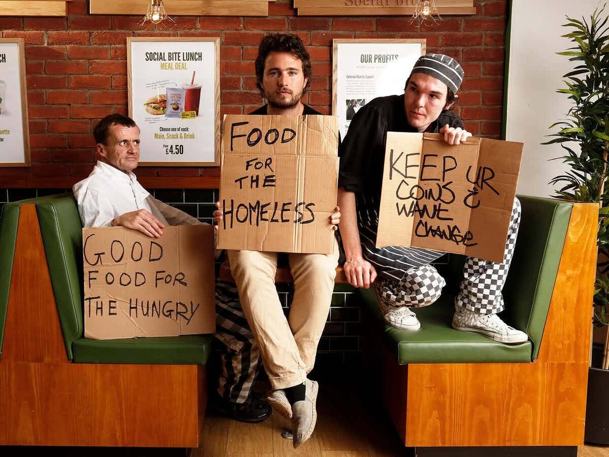 Эксперт Фонда «Наше будущее» Сергей Пономарев в течение месяца путешествовал по Великобритании и встречался с социальными предпринимателями. Этим материалом мы начинаем серию его путевых заметок о социальном бизнесе Туманного Альбиона. Первая встреча состоялась в шотландском Эдинбурге, где остро стоит проблема бездомных.