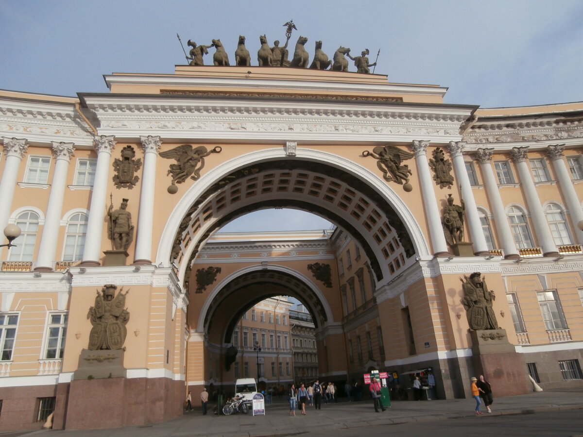 триумфальная арка в санкт петербурге на дворцовой