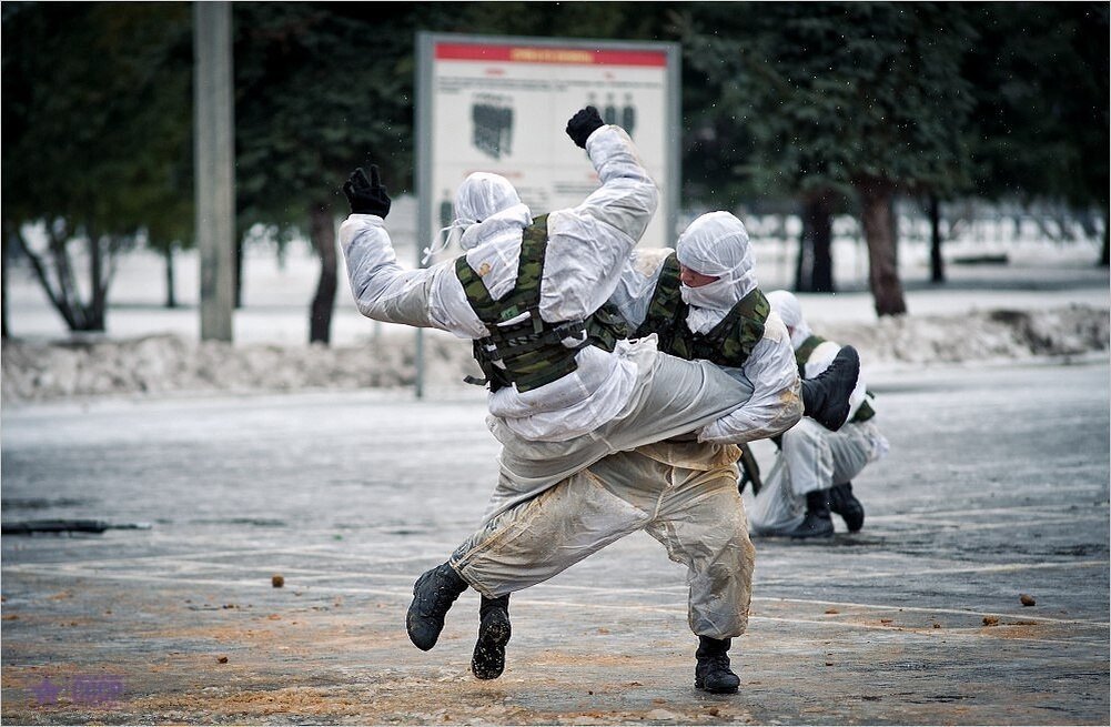 Рукопашный бой в форме военной