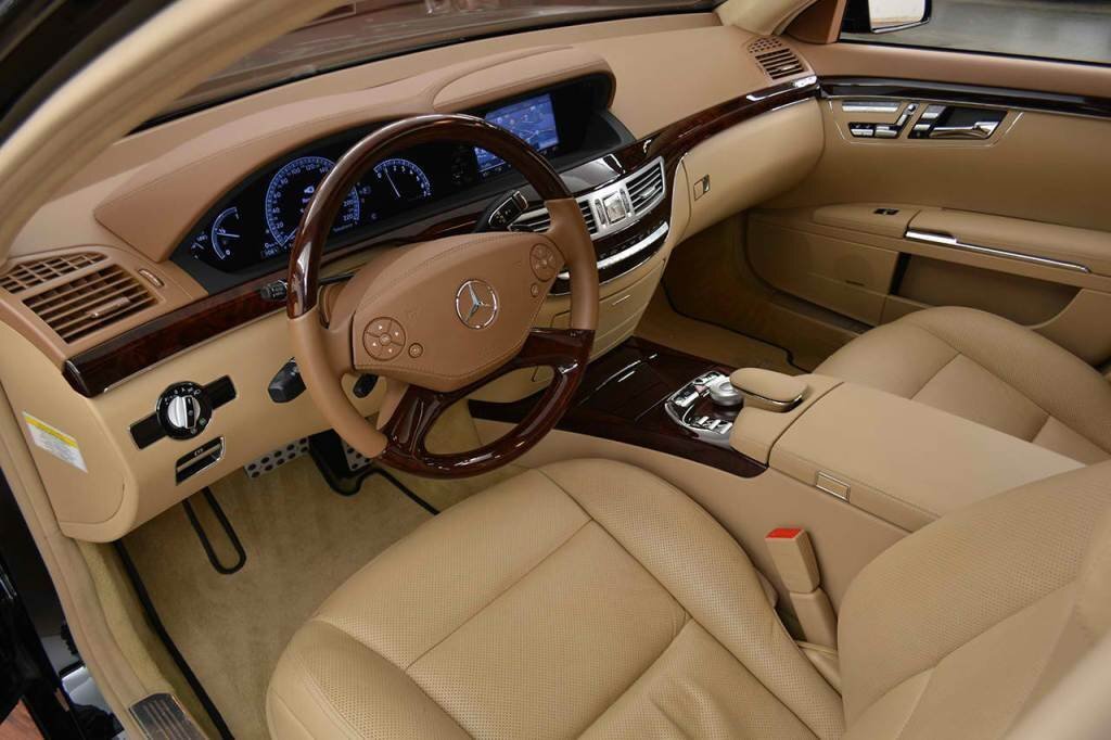 Mercedes Benz w221 Interior