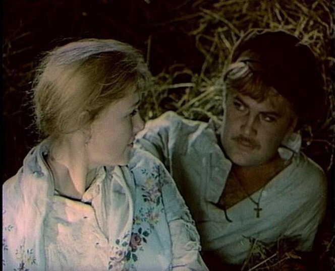 фото: http://keeno.tv (Элеонора Шашкова (Стеша) и Фрол (Валерий Гатаев)