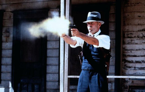 Стрельба с двух рук - по-македонски