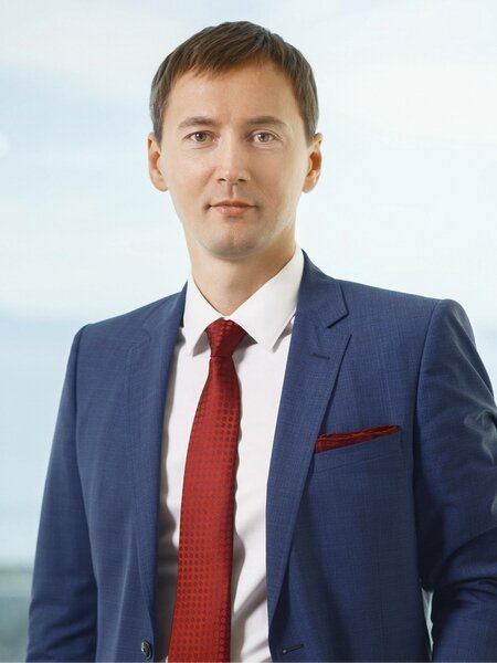 Денис Тихонов