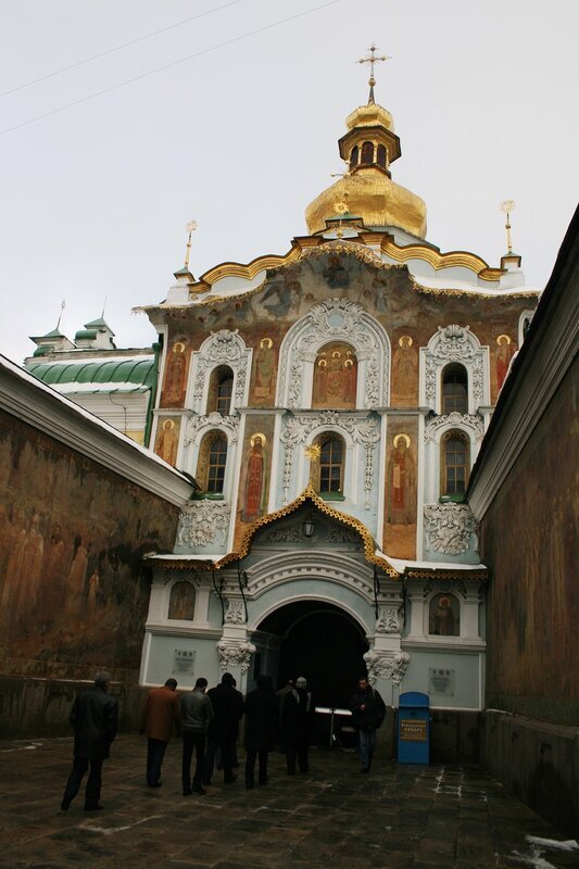  Киево-Печерская Лавра это бренд. Точно такой же бренд как кока-кола или шоколад Алёнка. И в этом нет ничего плохого. Не надо ругать меня за такие сравнения.-2