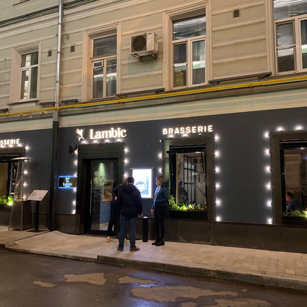 Это один из самых больших Ламбиков в столице