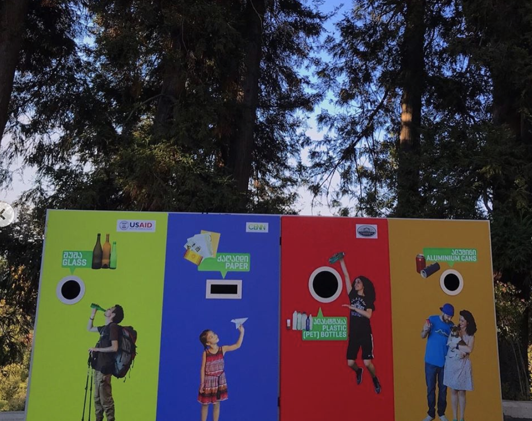 Так выглядят точки сбора вторсырья в Грузии