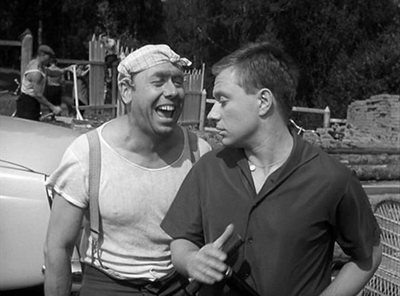 Кадр из фильма "Берегись автомобиля" Источник яндекс-картинки