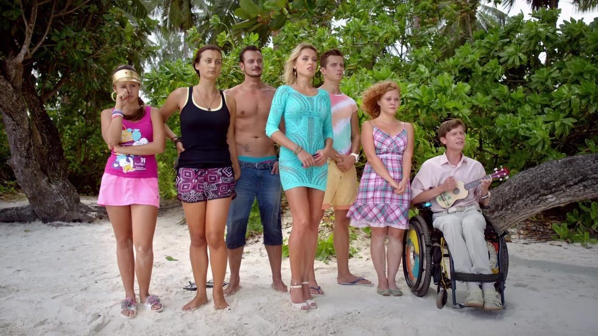 Кадр из сериала «Остров»