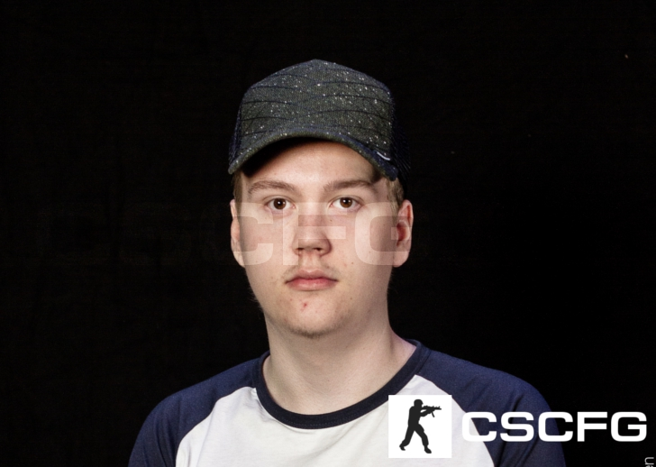  Сэму "uli" Лейрилааксо профессиональный Counter-Strike: Global  Offensive игрок из Финляндии. В сентябре 2015 года он впервые появился  на PRO сцене в составе Recursive eSports.