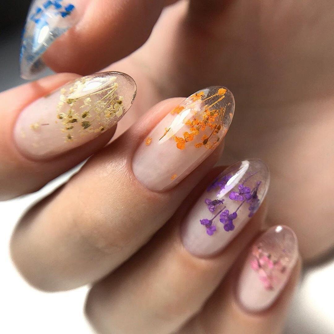 Аквадизайн ногтей с сухоцветами
