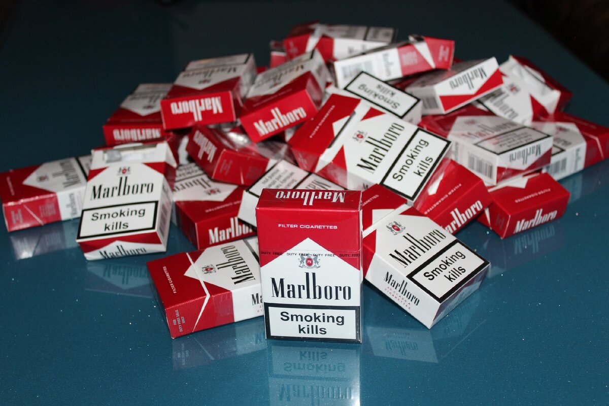 Marlboro. Мальборо. Мальборо красный. Сигареты Мальборо красные. Мальборо ред 2020.