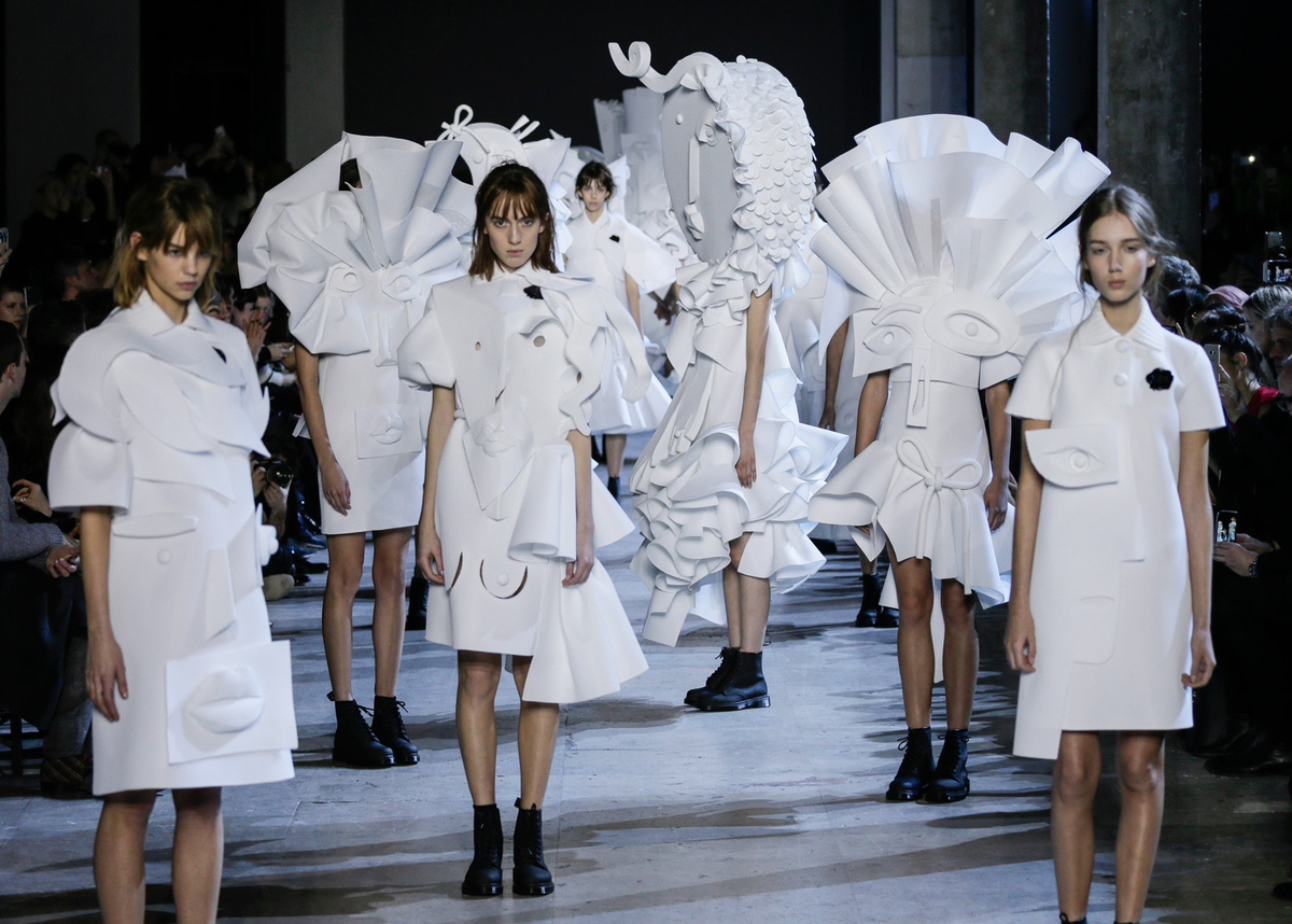 Дом кутюр. Viktor & Rolf коллекции в стиле Авангард. Viktor & Rolf Spring 2023 Couture. Новая коллекция Victor & Rolf Haute Couture ss2023.