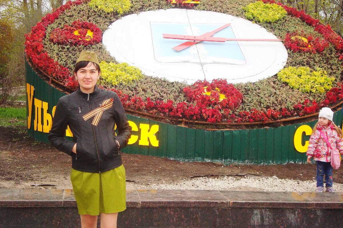 Каждое 9 мая проводим на парадах в центре города