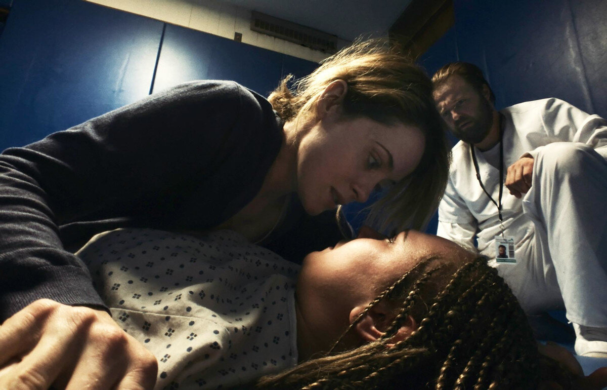 Не в себе фильм 2018. Unsane фильм 2018. «Не в себе» (2018, Стивен Содерберг). Claire Foy кадры unsane.
