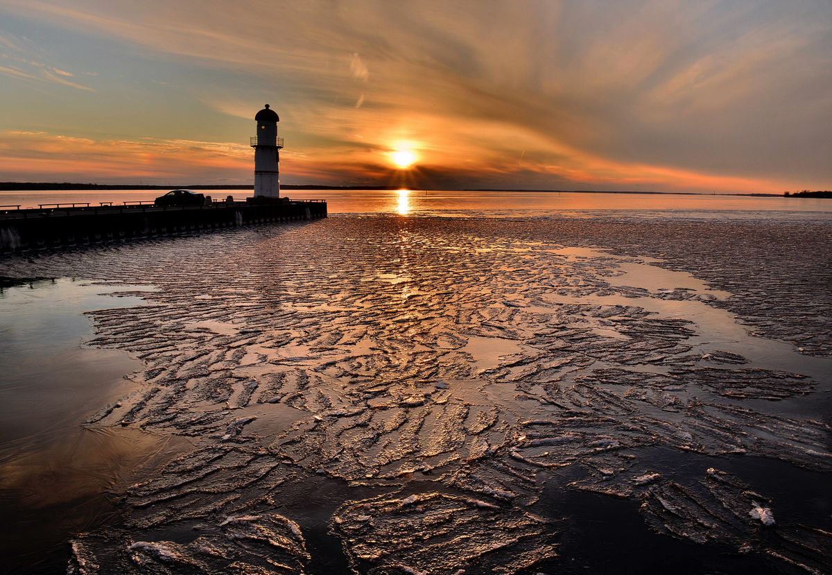 Фото на маяк Турка (Фото из Инета,) 