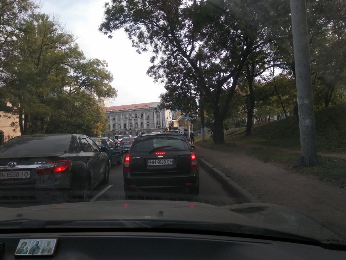 Одесса, пробка из-за коммунальщиков