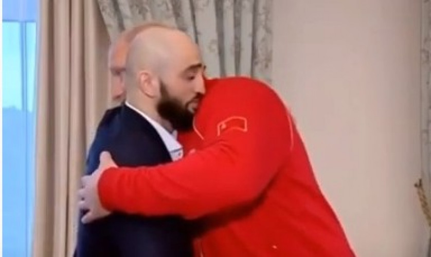 Харитонов и Яндиев померились 