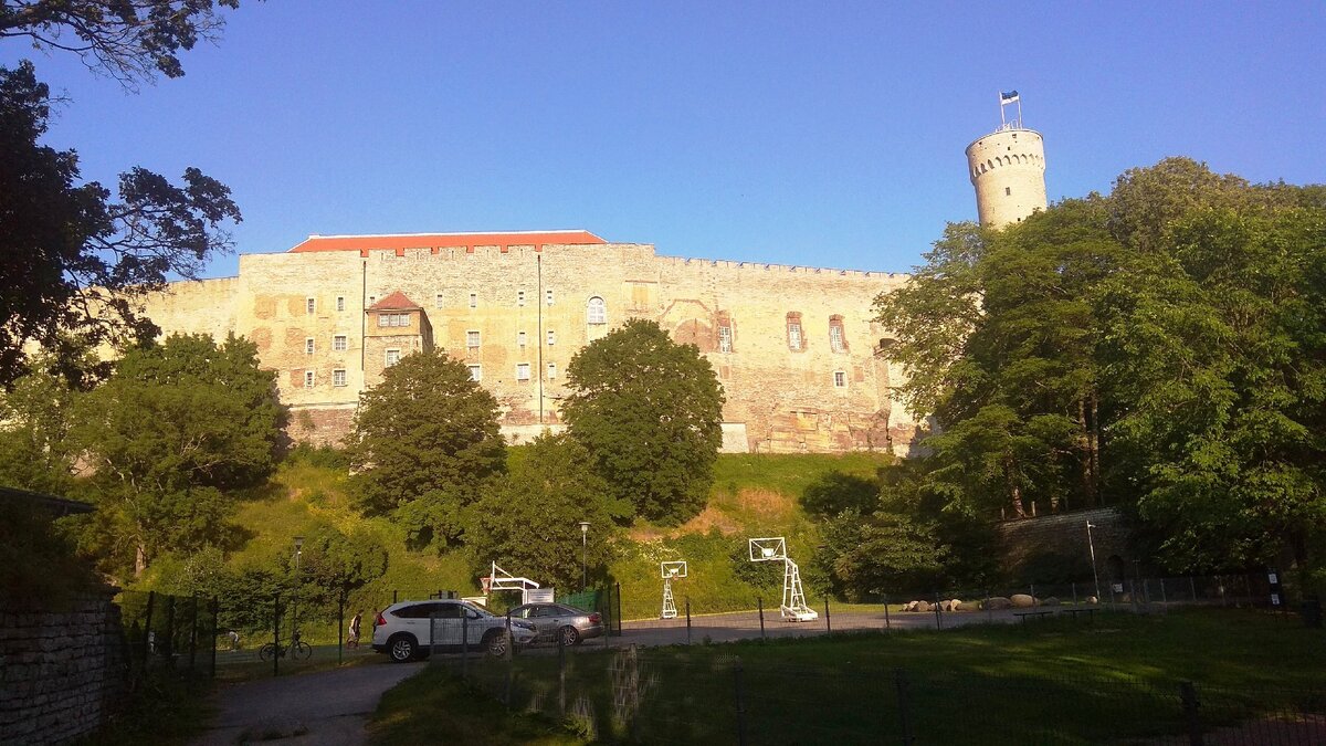 Старый город, Вышгород. Башня Длинный Герман.