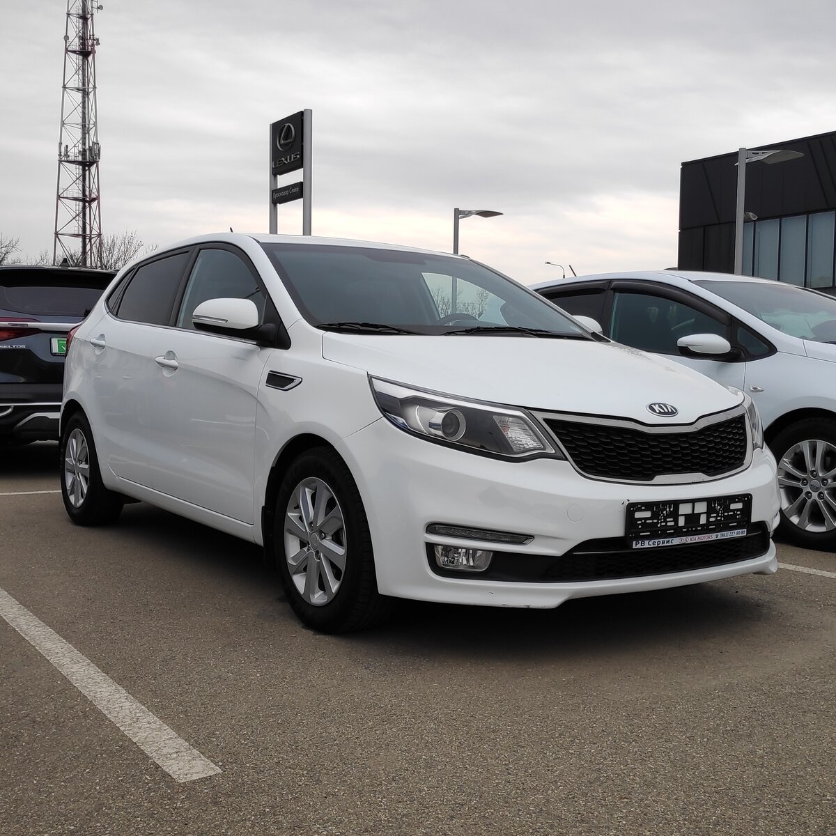 KIA RIO 2016 год, пробег 90 тысяч км